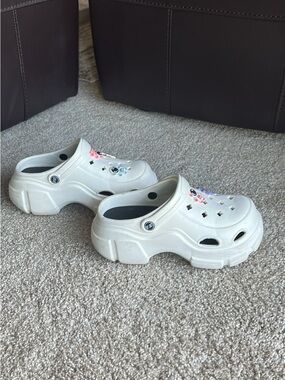 White Clog Shoes with Decorative Charms
